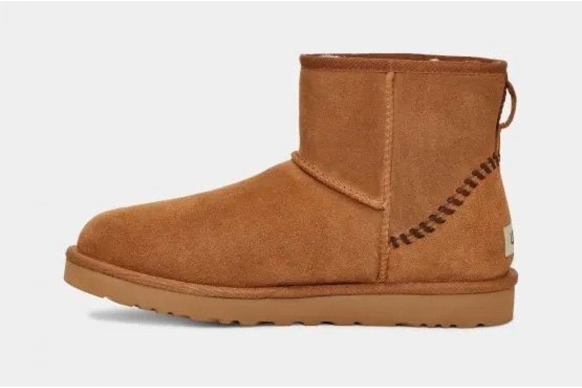 UGG Mens Classic Mini Deco Suede Boot Коричневый — фото 2